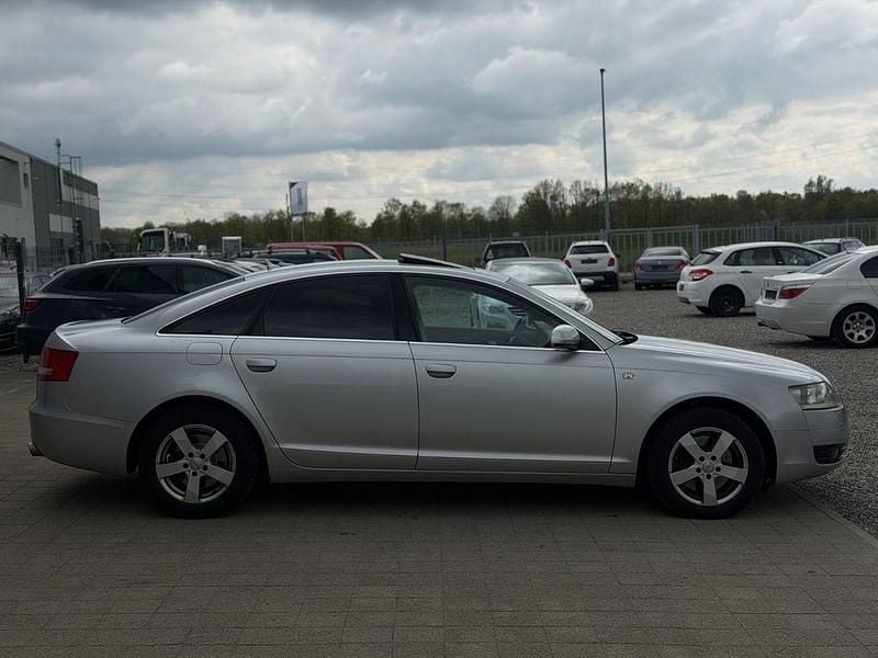 Usado Audi A6 Comfort 170 HP (125 kW) 2006 Prateado Sedan