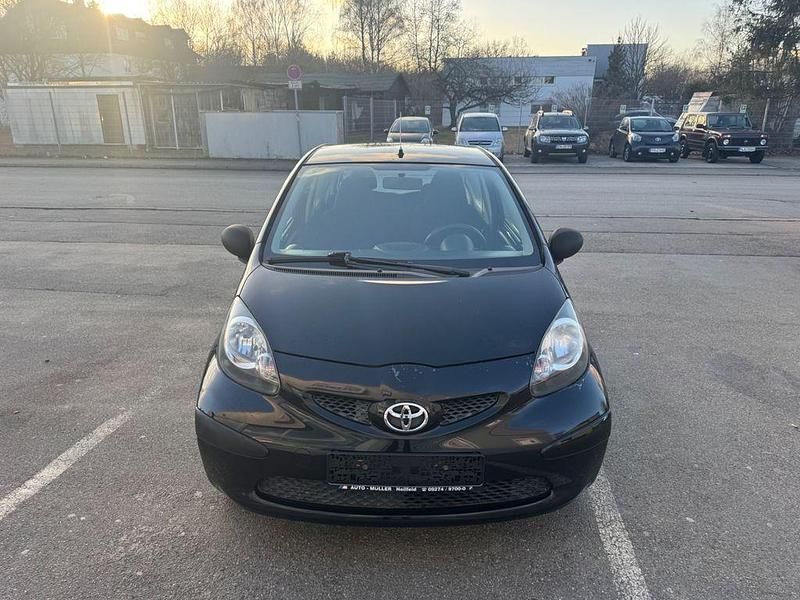 Gebraucht Toyota Aygo 68 PS (50 kW) 2006 Schwarz Kleinwagen