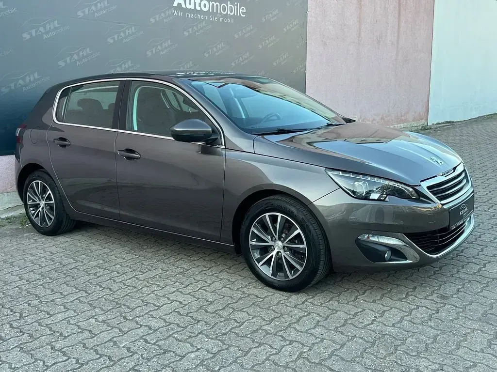 Gebraucht Peugeot 308 Allure 131 PS (96 kW) 2015 Grau Limousine