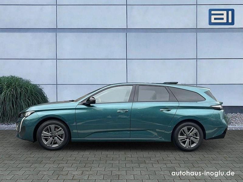 Gebraucht Peugeot 308 131 PS (96 kW) 2024 Blau Kombi