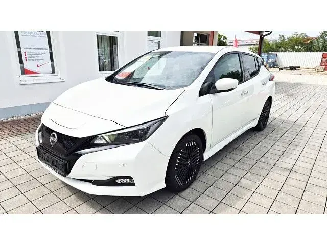 Gebraucht Nissan Leaf N-Connecta 110 kW (150 PS) 2023 Weiß Kleinwagen
