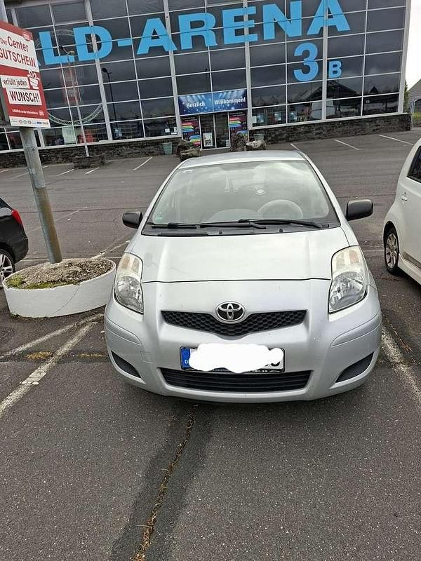 Gebraucht 2010 Toyota Yaris Life Limousine | 2.000 € (Superpreis) - Bild 1/4