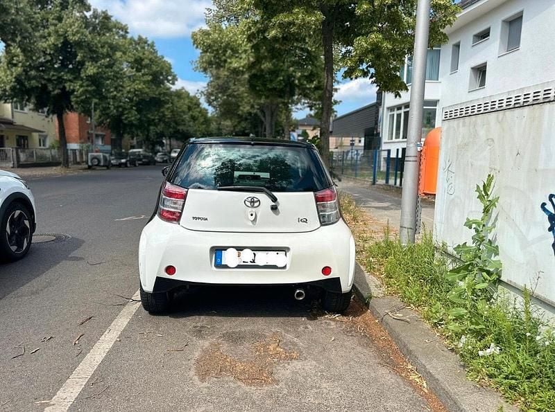 Gebraucht Toyota iQ 98 PS (72 kW) 2009 Weiß Kleinwagen