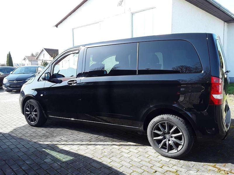 Gebraucht Mercedes Vito 190 PS (139 kW) 2019 Obsidianschwarz metallic Van