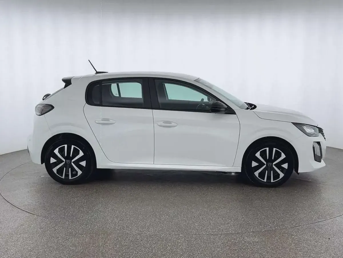 Gebraucht Peugeot 208 Active 75 PS (55 kW) 2024 Weiß Kleinwagen