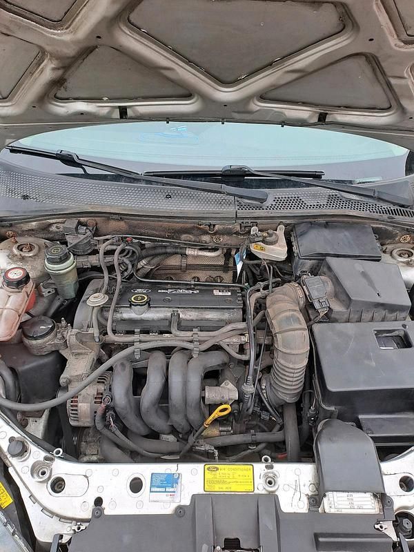 Usata Ford Focus 109 CV (80 kW) 2000 Argento Berlina