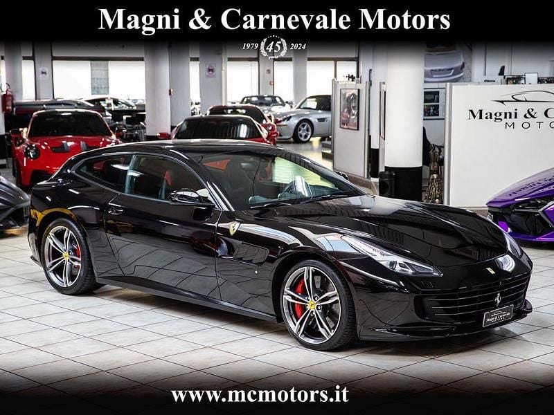Schwarz Gebraucht 2017 Ferrari GTC4Lusso Kombi | 256.500 € - Bild 1/4