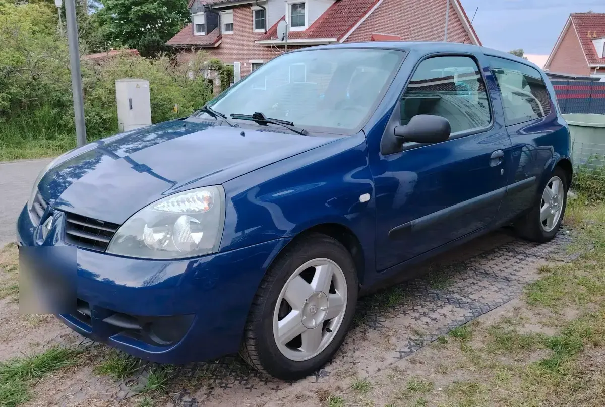 Używany Renault Clio II Campus 60 KM (44 kW) 2007 Niebieski Hatchback