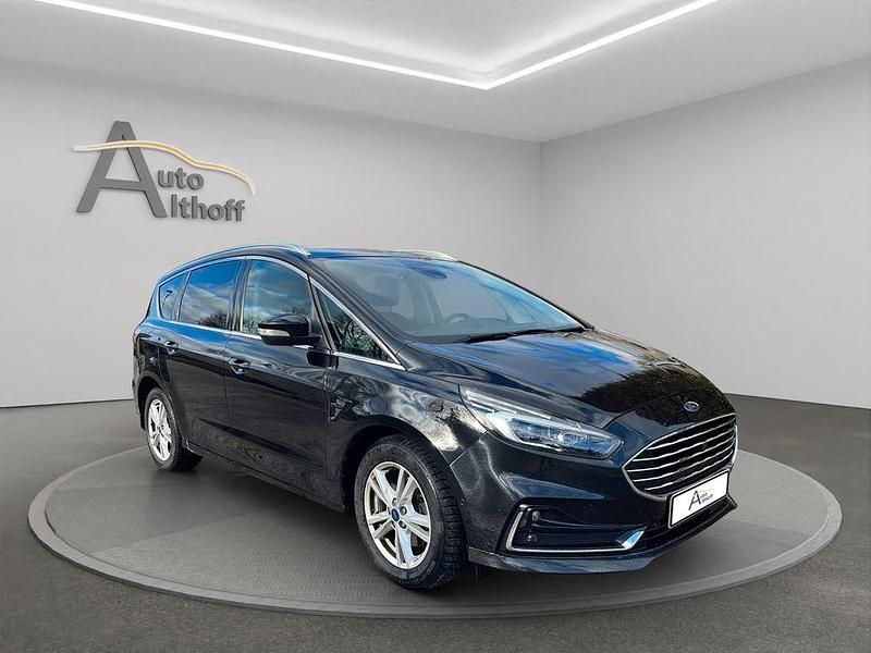 Gebraucht Ford S-MAX Titanium 190 PS (139 kW) 2022 Schwarz Van / Kleinbus