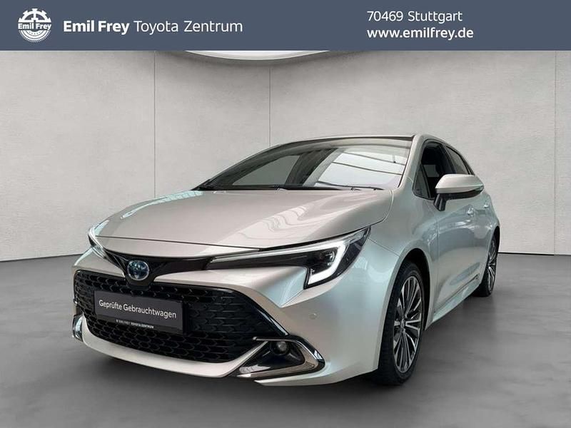 Cosmicsilber metallic Gebraucht 2023 Toyota Corolla Team Limousine | 25.450 € (Fairer Preis) - Bild 1/4