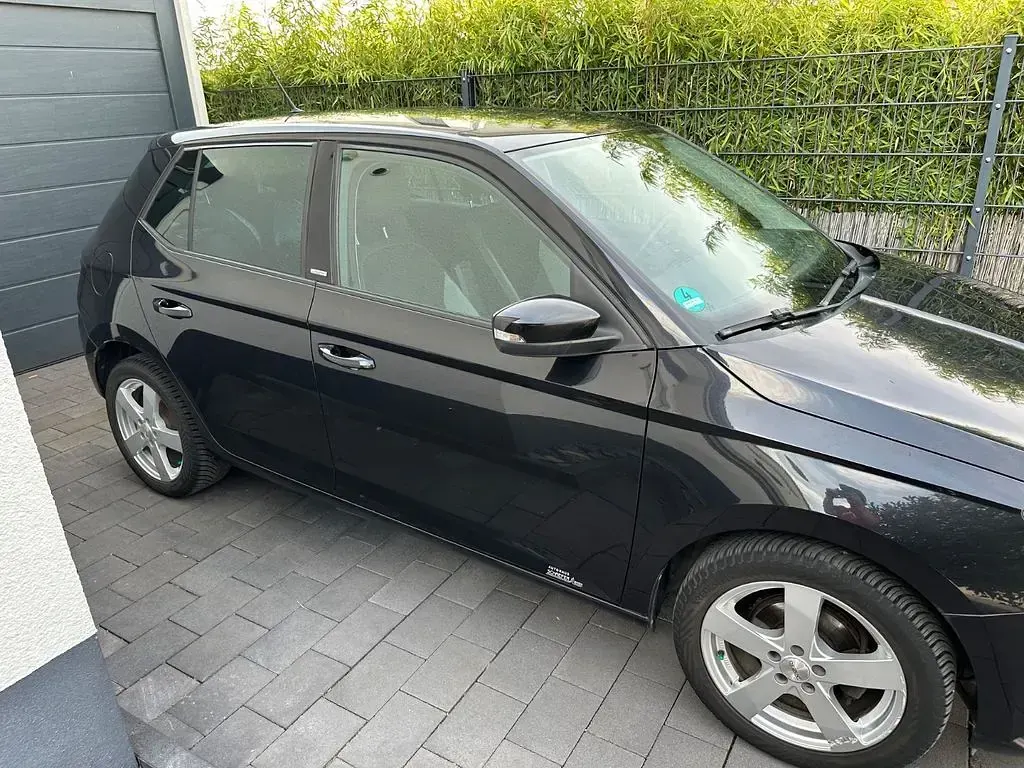 Gebraucht Skoda Fabia Joy 75 PS (55 kW) 2016 Schwarz Limousine
