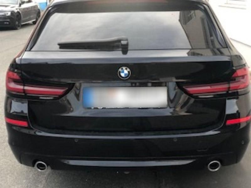 Gebraucht BMW 520 190 PS (139 kW) 2018 Schwarz Kombi