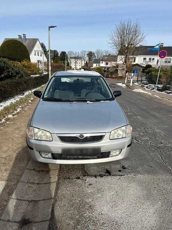 Gebraucht Mazda 323F 88 PS (64 kW) 1999 Silber Kleinwagen