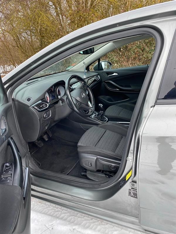 Gebraucht Opel Astra 125 PS (91 kW) 2018 Grau Limousine