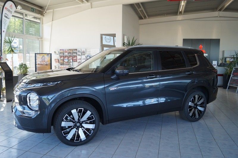 Basaltgrau Gebraucht 2025 Mitsubishi Outlander P-HEV Edition SUV | 49.980 € - Bild 1/4
