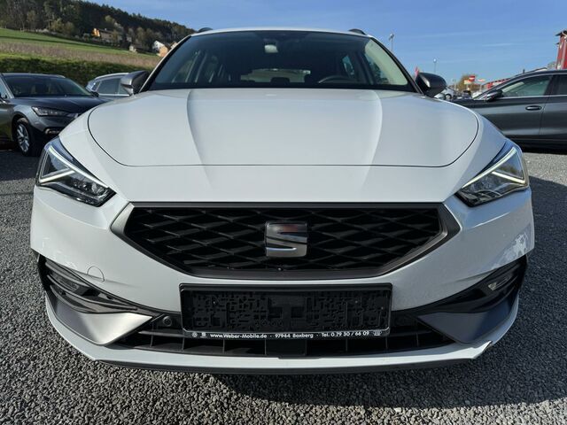 Weiß Gebraucht 2024 Seat Leon FR Kombi | 25.896 € (Guter Preis) - Bild 1/1