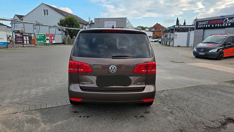 Gebraucht VW Touran Edition 140 PS (102 kW) 2012 Braun Van / Kleinbus