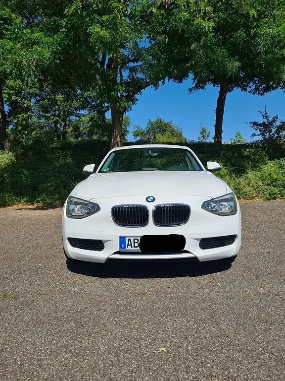 Gebraucht BMW 114 Comfort Edition 102 PS (75 kW) 2013 Weiß Kleinwagen