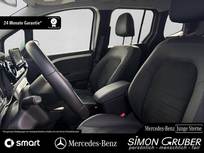 Gebraucht Mercedes T180 Progressive 131 PS (96 kW) 2024 Silber Van / Kleinbus