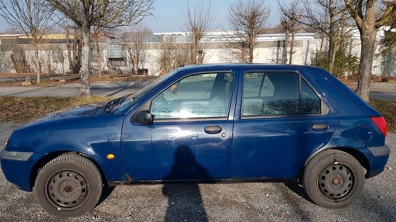 Gebraucht Ford Fiesta 50 PS (36 kW) 2001 Blau Kleinwagen