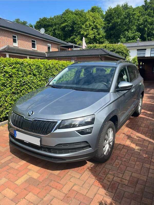 Grau Gebraucht 2021 Skoda Karoq Active SUV | 17.499 € (Superpreis) - Bild 1/4