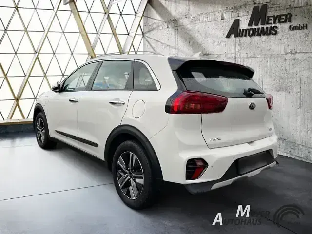 Gebraucht Kia Niro Vision 141 PS (103 kW) 2020 Schneeweiss SUV