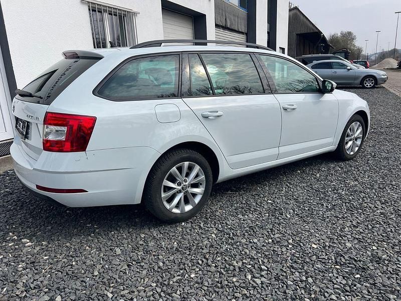 Gebraucht Skoda Octavia 150 PS (110 kW) 2020 Weiß Limousine