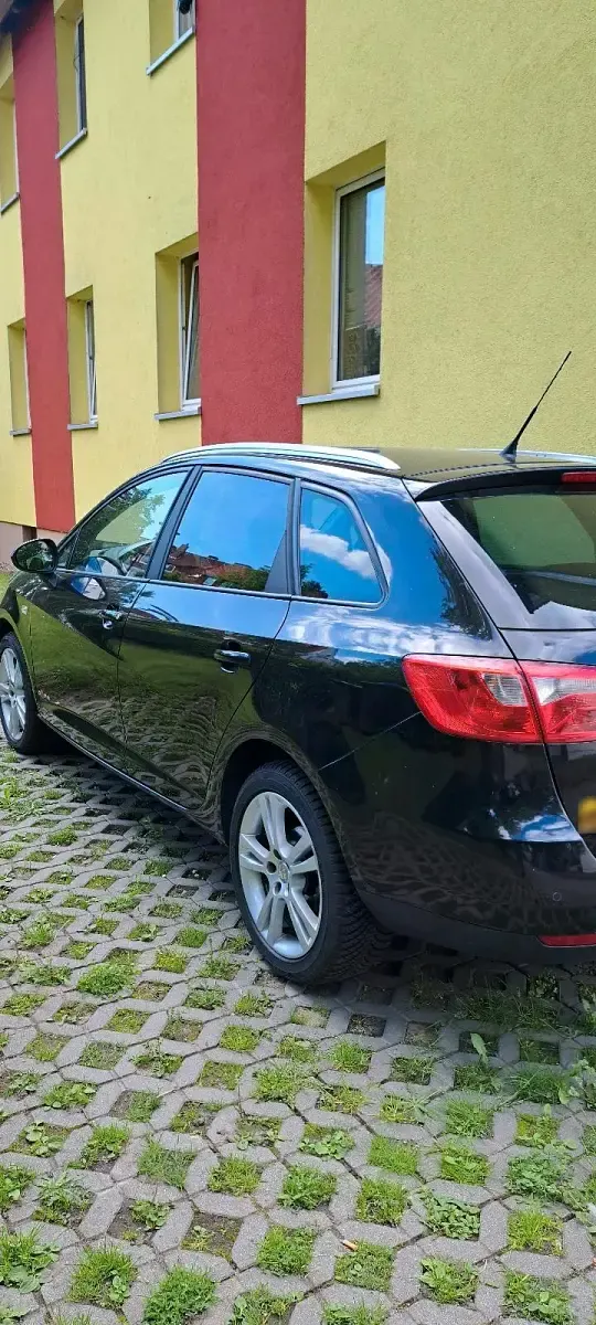 Używany Seat Ibiza ST 86 KM (63 kW) 2011 Czarny Kombi