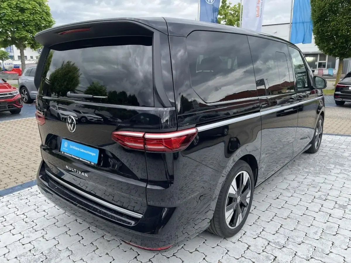 Gebraucht VW Multivan Style 204 PS (150 kW) 2025 Van / Kleinbus