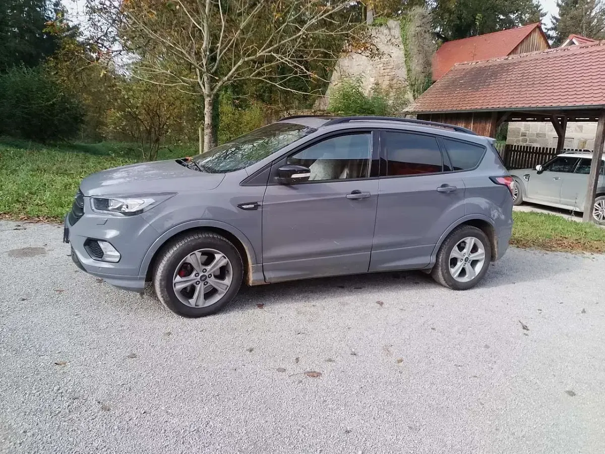 Gebraucht Ford Kuga ST-Line X 180 PS (132 kW) 2019 Grau SUV