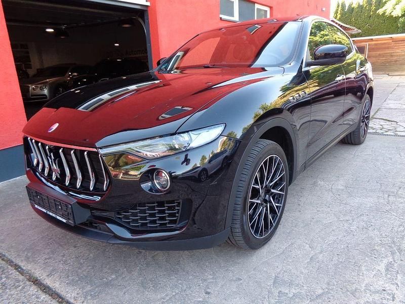 Schwarz Gebraucht 2018 Maserati Levante SUV | 31.999 € (Fairer Preis) - Bild 1/4