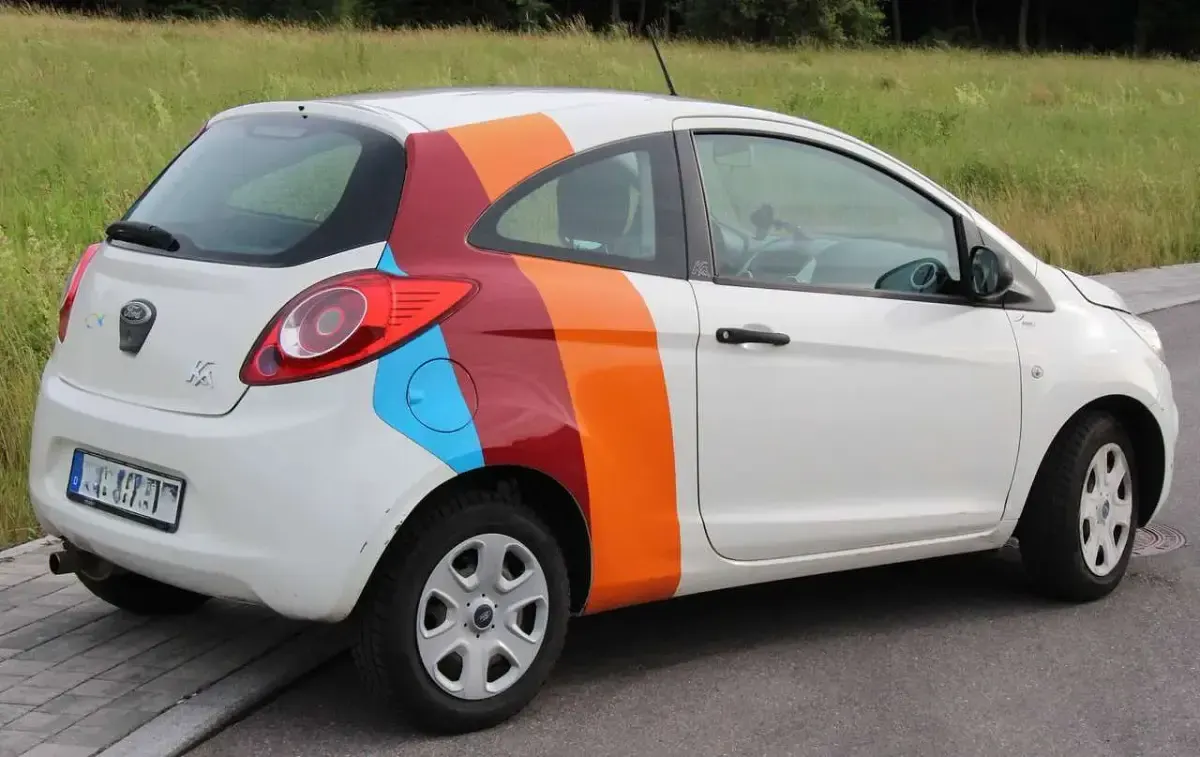 Gebraucht Ford Ka Trend 69 PS (50 kW) 2011 Weiß Kleinwagen