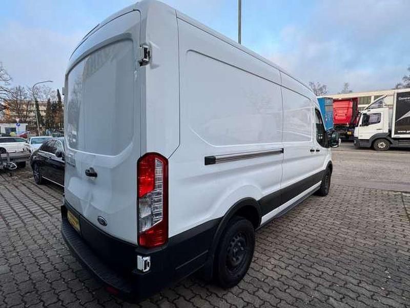 Gebraucht Ford Transit Trend 131 PS (96 kW) 2022 Frostweiß Van
