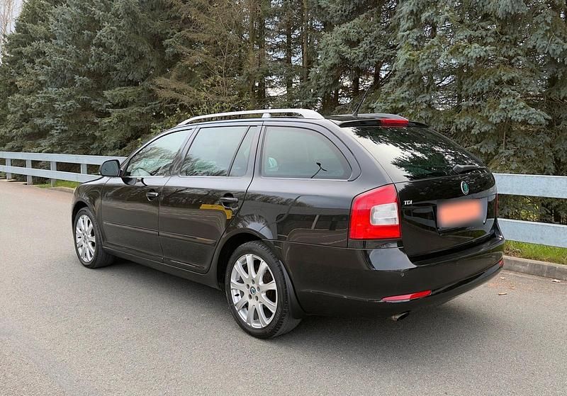 Używany Skoda Octavia 105 KM (77 kW) 2013 Niebieski Kombi