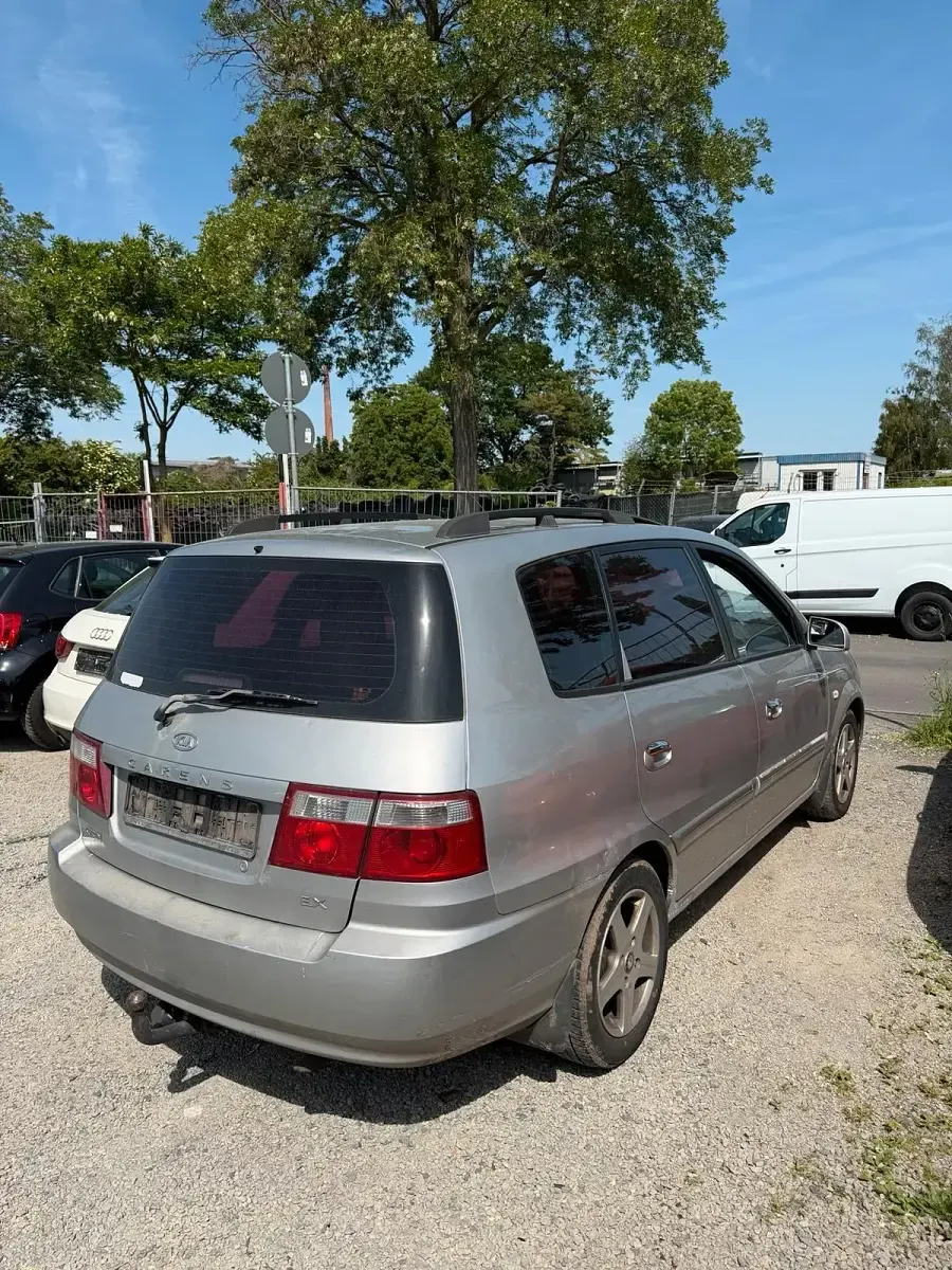 Gebraucht Kia Carens 113 PS (83 kW) 2006 Van / Kleinbus