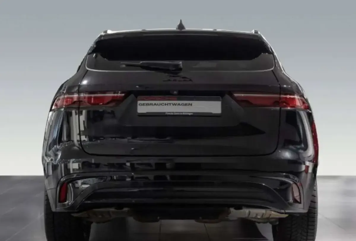 Second-hand Jaguar F-Pace R-Dynamic 250 CP (183 kW) 2021 Negru SUV