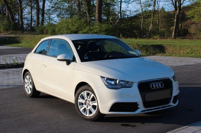 Weiß Gebraucht 2012 Audi A1 Attraction Kleinwagen | 6.500 € (Fairer Preis) - Bild 1/4