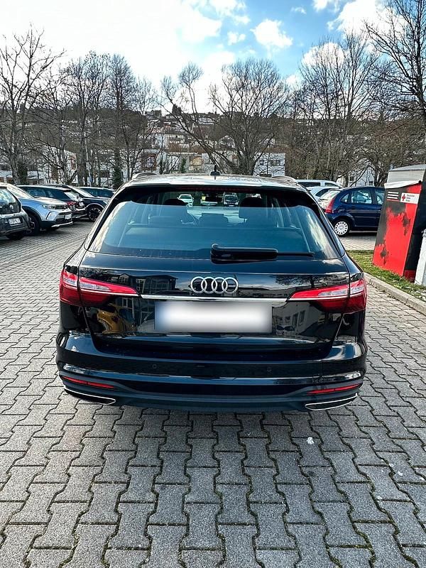 Gebraucht Audi A4 136 PS (100 kW) 2020 Schwarz Kombi