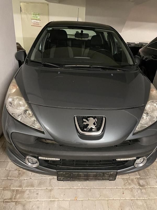 Gebraucht Peugeot 207 95 PS (69 kW) 2008 Kleinwagen