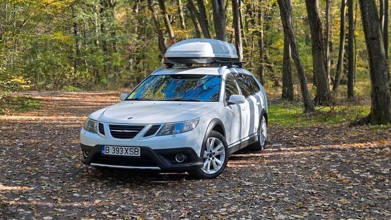 Weiß Gebraucht 2010 Saab 9-3X Kombi | 10.900 € - Bild 1/4