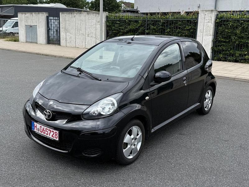 Schwarz Gebraucht 2012 Toyota Aygo Edition Kleinwagen | 2.999 € (Fairer Preis) - Bild 1/4