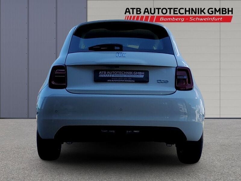 Gebraucht Fiat 500e Basis 86 kW (118 PS) 2024 Weiss Kleinwagen