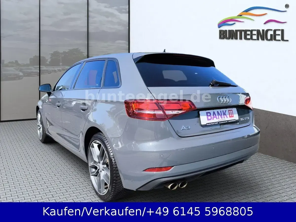 Gebraucht Audi A3 Sport 150 PS (110 kW) 2020 Grau Limousine