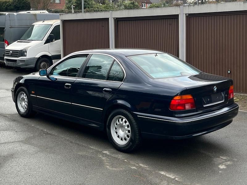 Gebraucht BMW 520 Exclusive 150 PS (110 kW) 2003 Blau Limousine