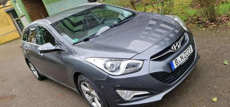 Gebraucht Hyundai i40 Style 136 PS (100 kW) 2013 Grau Kombi