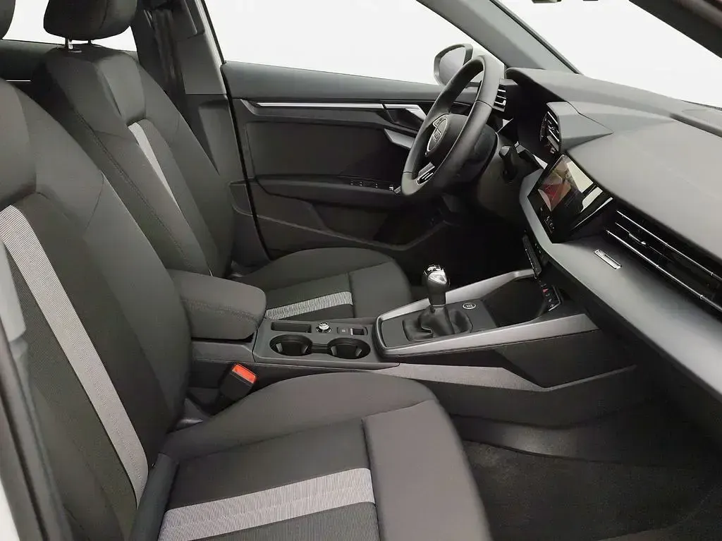 Gebraucht Audi A3 Advanced 150 PS (110 kW) 2025 Gletscherweiß metallic Limousine