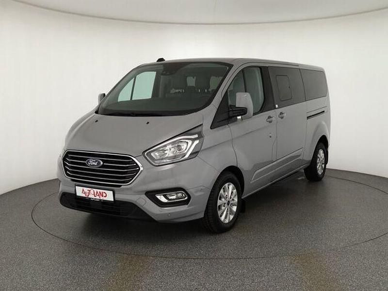 Fancy grau Gebraucht 2023 Ford Tourneo Van / Kleinbus | 43.990 € (Teuer) - Bild 1/4