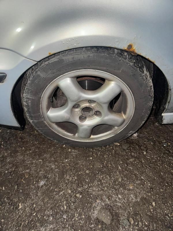 Gebraucht VW Polo 50 PS (36 kW) 2000 Grau Kleinwagen