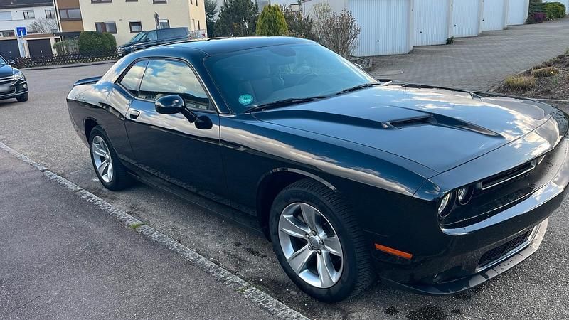 Gebraucht Dodge Challenger SXT 309 PS (227 kW) 2022 Schwarz Coupé