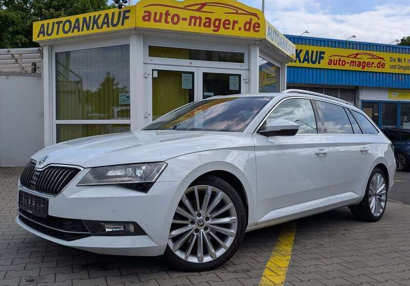 Moonweiss metallic Gebraucht 2017 Skoda Superb Kombi | 16.700 € (Guter Preis) - Bild 1/4